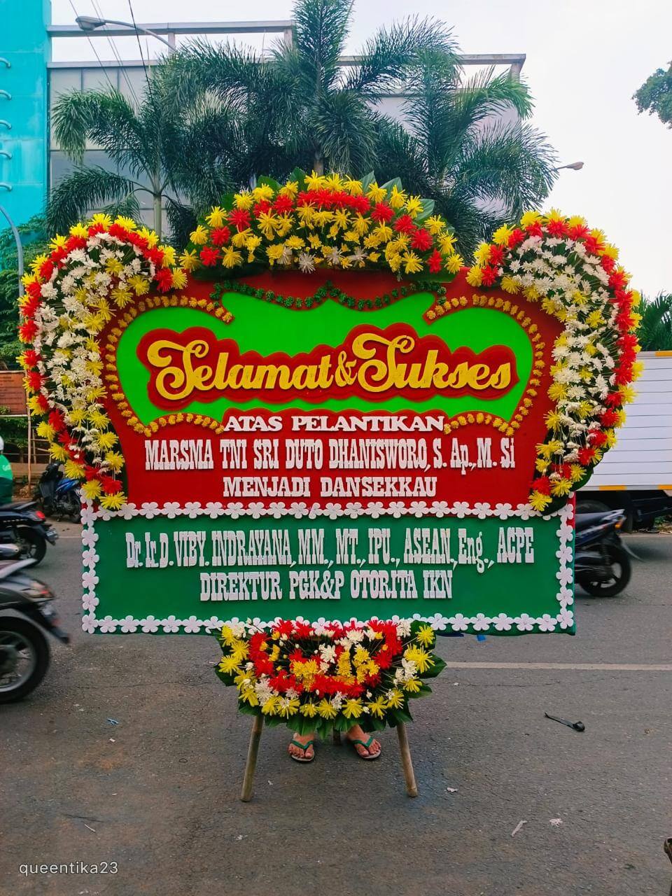 Bunga Papan Happy Wedding Romantis