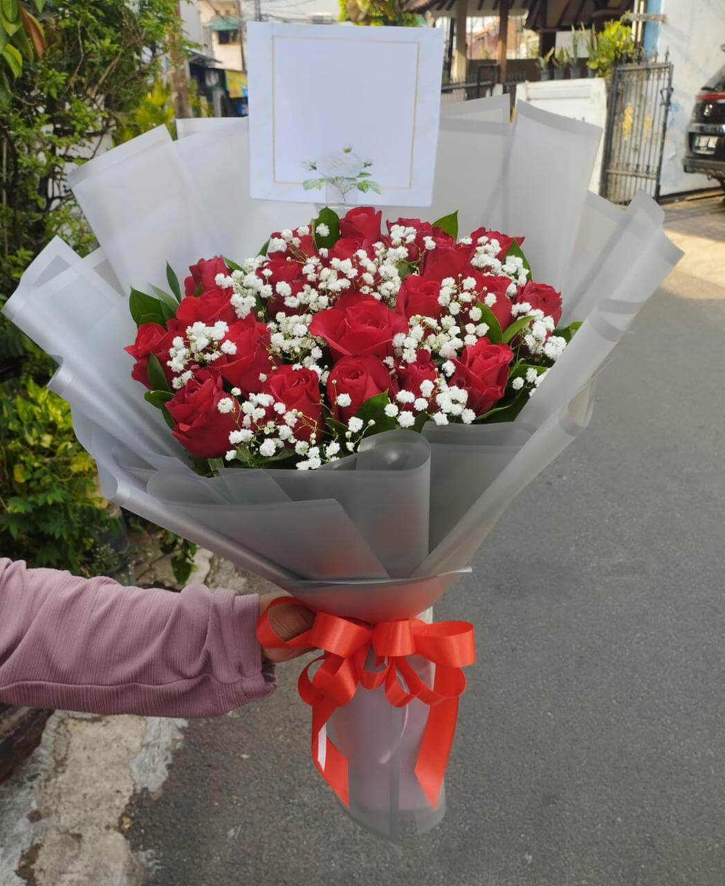 Hand Bouquet Mawar Merah