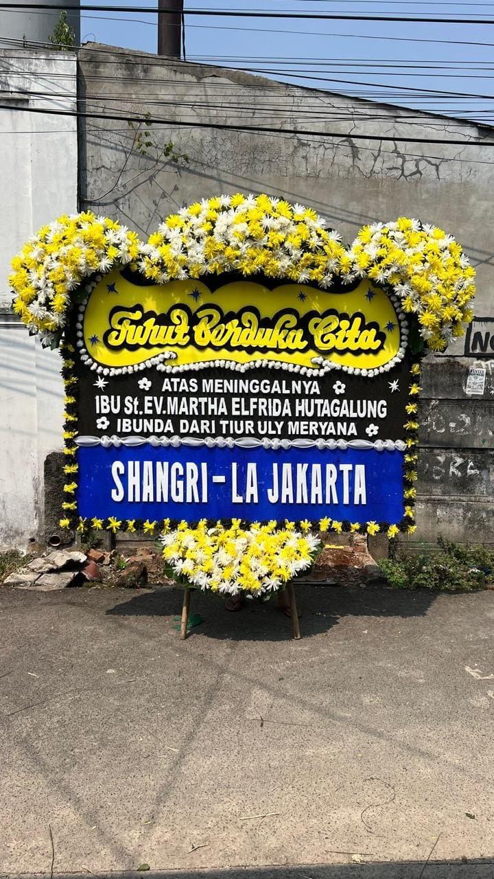 Bunga duka cita pesan online 24 jam untuk Telukjambe Timur
