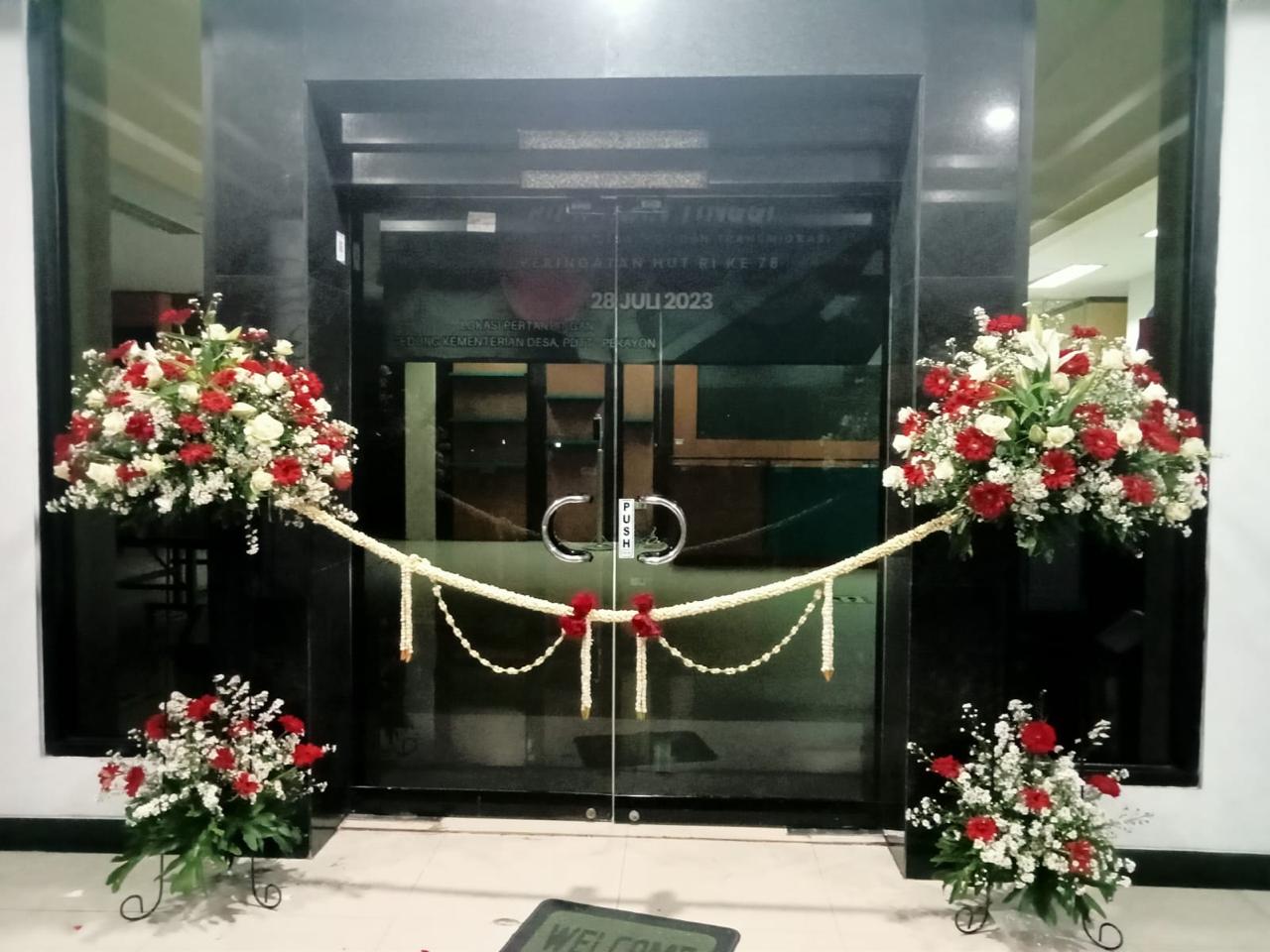 Dekorasi gunting pita grand opening di Telukjambe Karawang