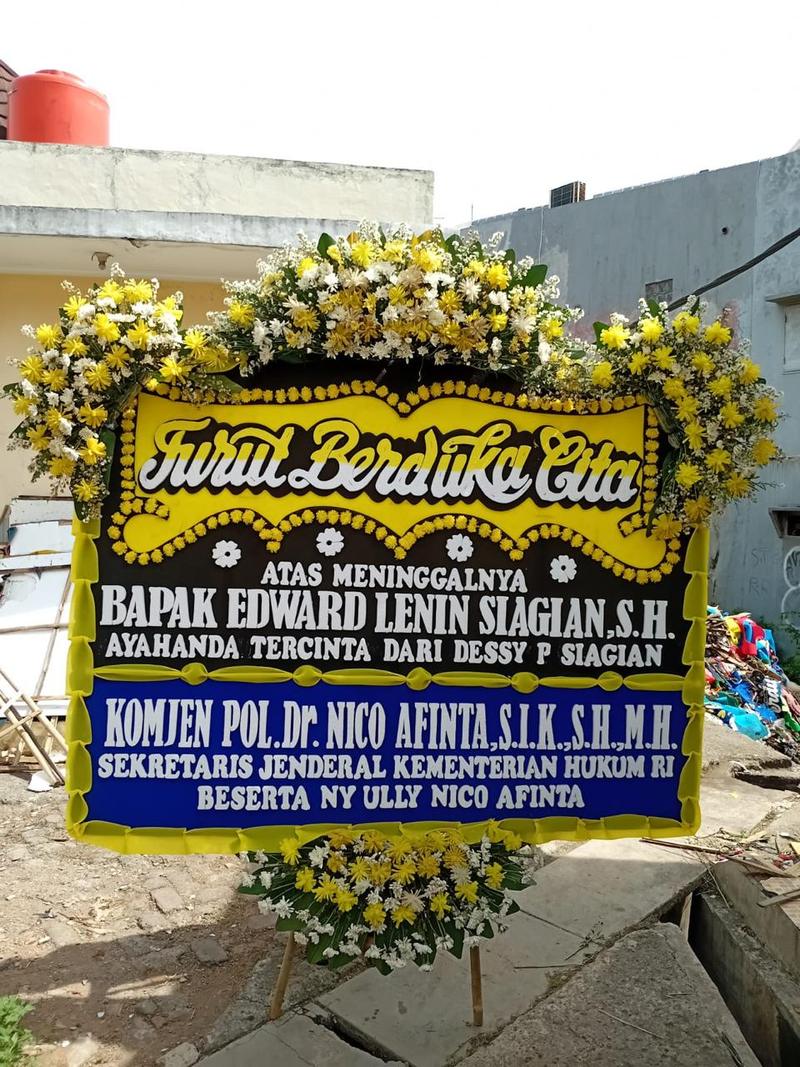 Papan bunga duka cita 2x1,5 meter 4 titik kuning biru untuk karangan instansi di Karawang
